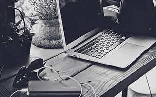 开云官网-掘金碾压雄鹿，哈里斯爆发神勇：NBA激情夜的不眠传说