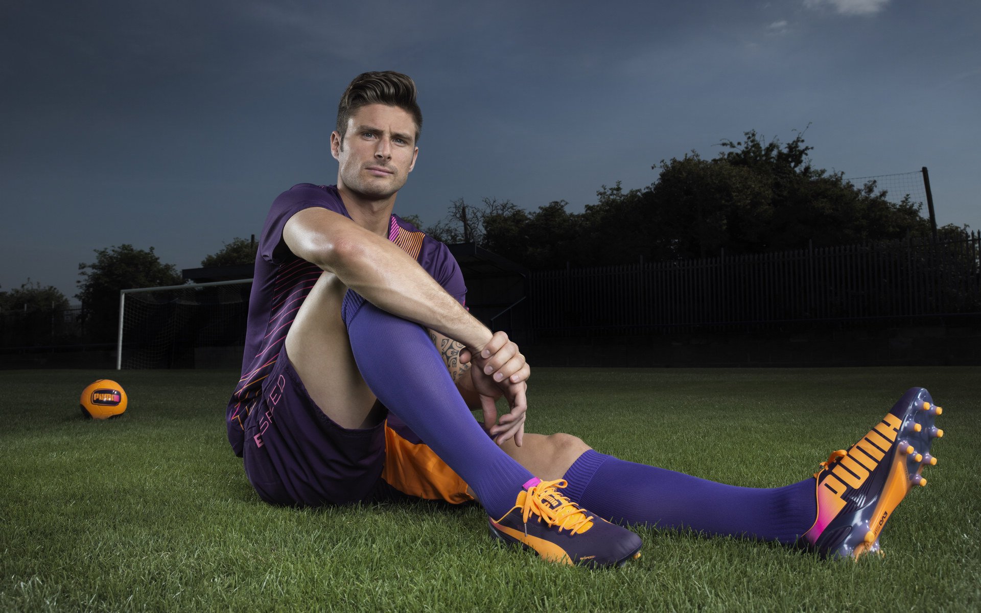 意甲焦点战之夜,锡安末节接管比赛,当篮球天才在橄榄绿的战场上绽放